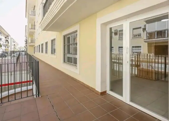 Alojamiento Con Piscina Y Parking En Sevilla