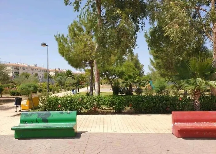 Alojamiento Con Piscina Y Parking En Sevilla