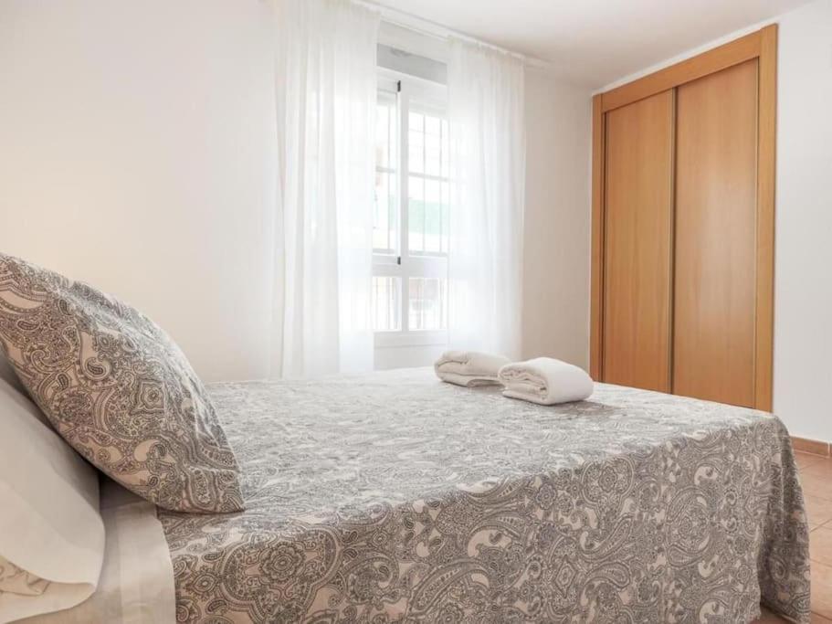 Con Piscina Y Parking En Sevilla Appartement *