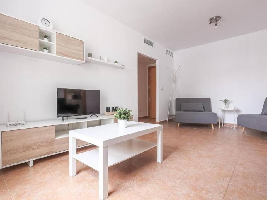 Con Piscina Y Parking En Sevilla Appartement