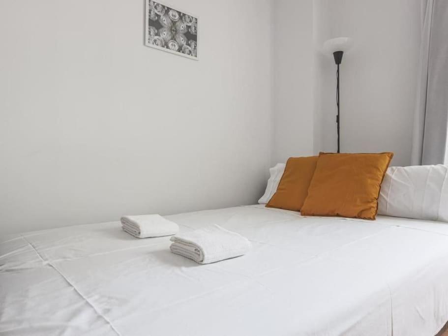 Con Piscina Y Parking En Sevilla Apartment
